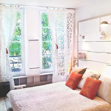 Marais Apartment *